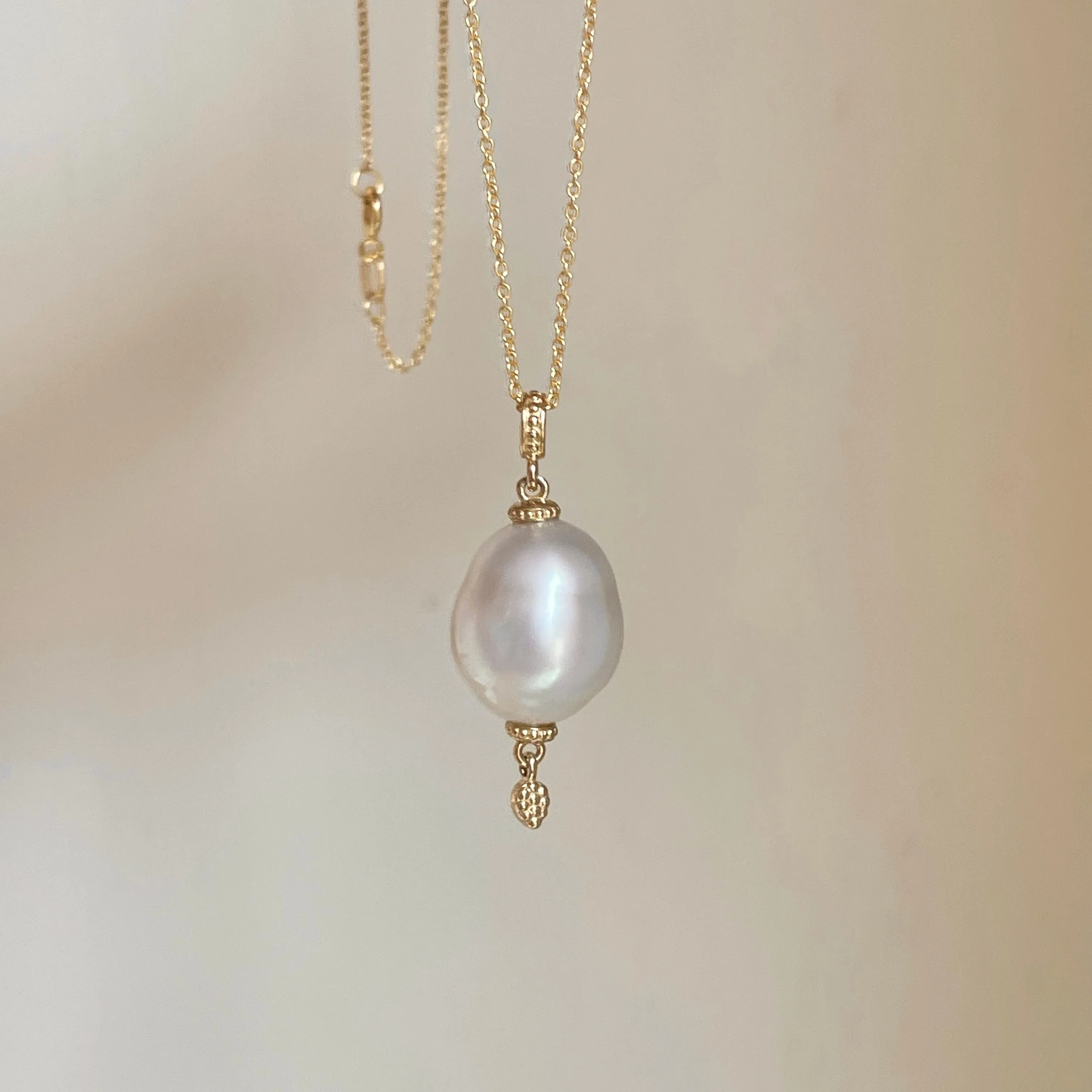 14KT Yellow Gold 11mm Paspaley South Sea Pearl Ornate Pendant Necklace