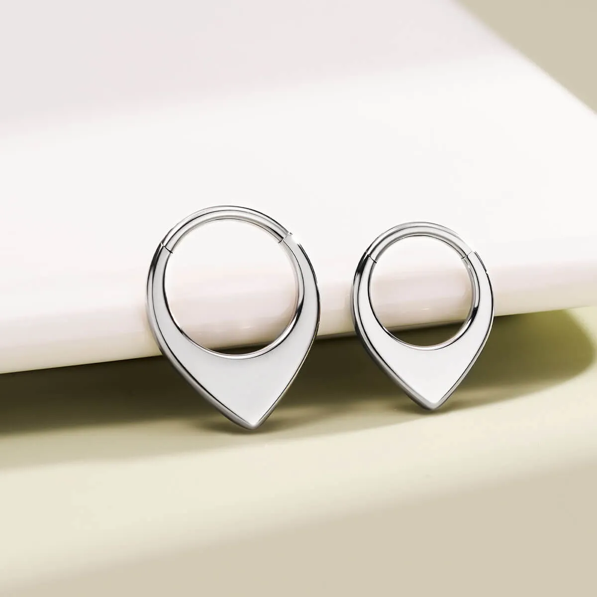 16G Thick V Shaped Waterdrop Hinged Segment Septum Ring