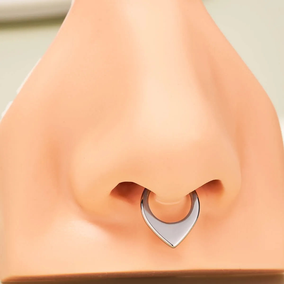 16G Thick V Shaped Waterdrop Hinged Segment Septum Ring