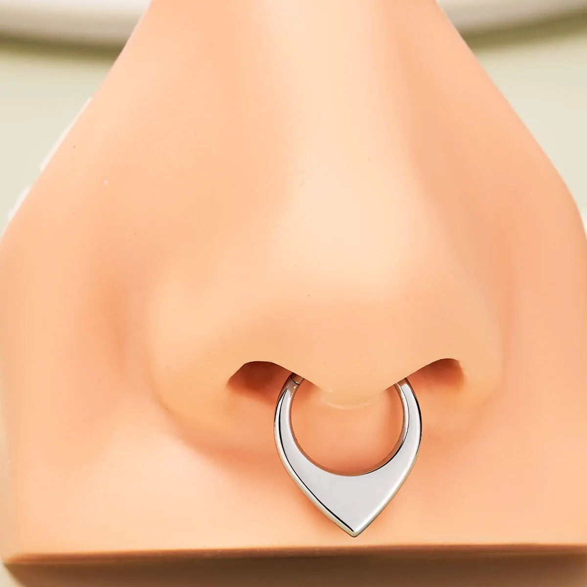 16G Thick V Shaped Waterdrop Hinged Segment Septum Ring