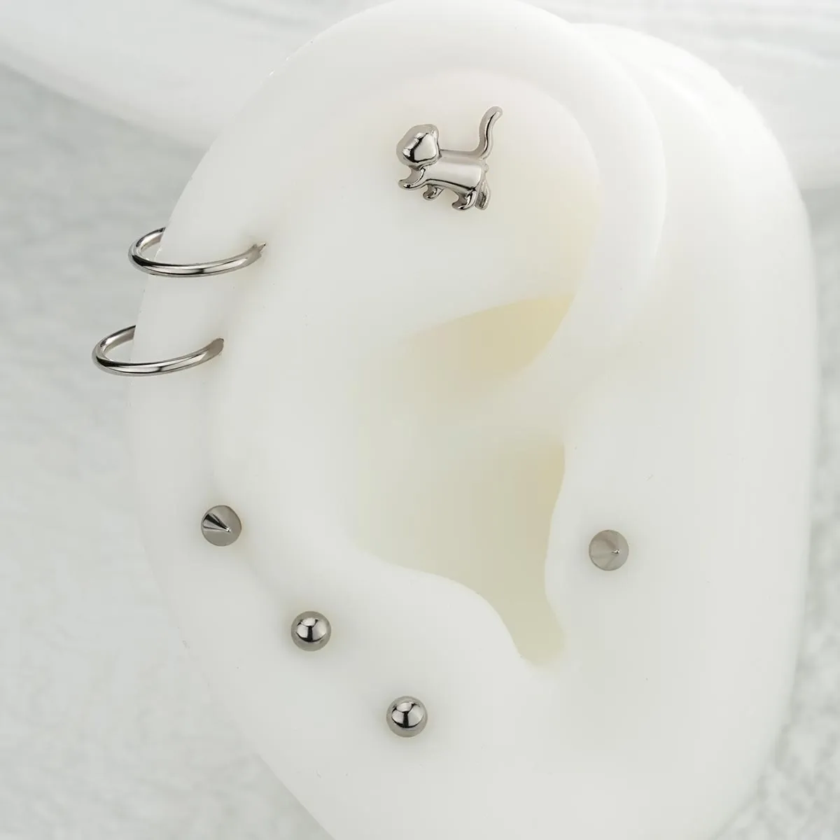 16G Titanium Internally Threaded Cute Cat Cartilage Stud