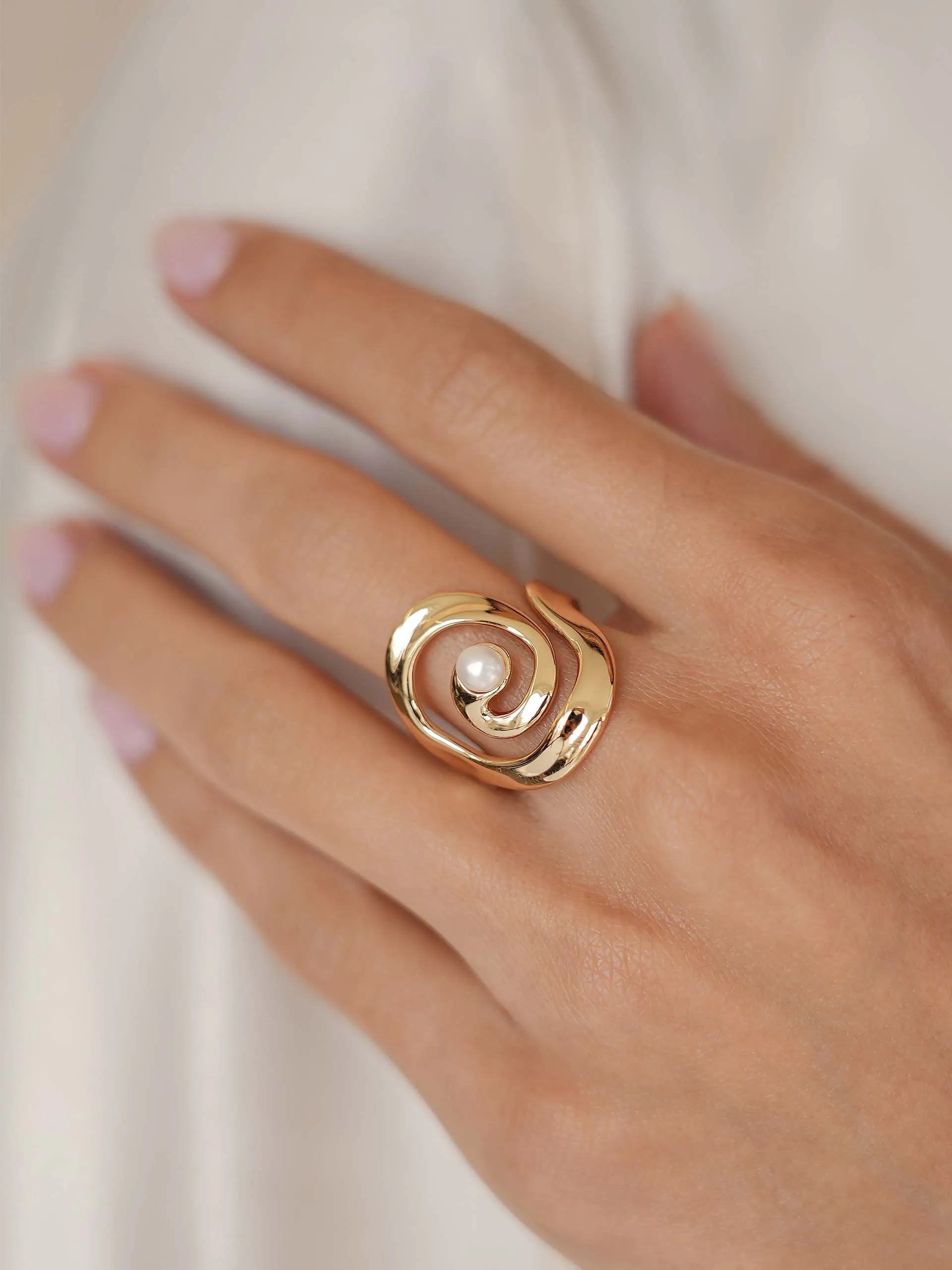 Aura Swirl Ring