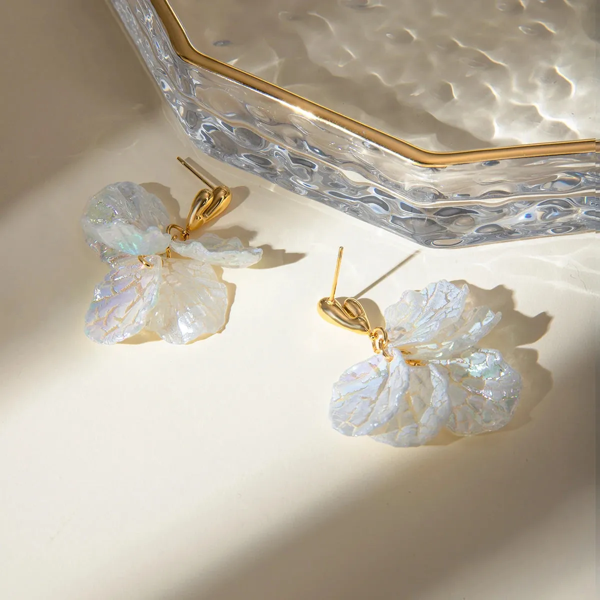 Chic Geometric Love Heart Magic Color Shell Petal Earrings