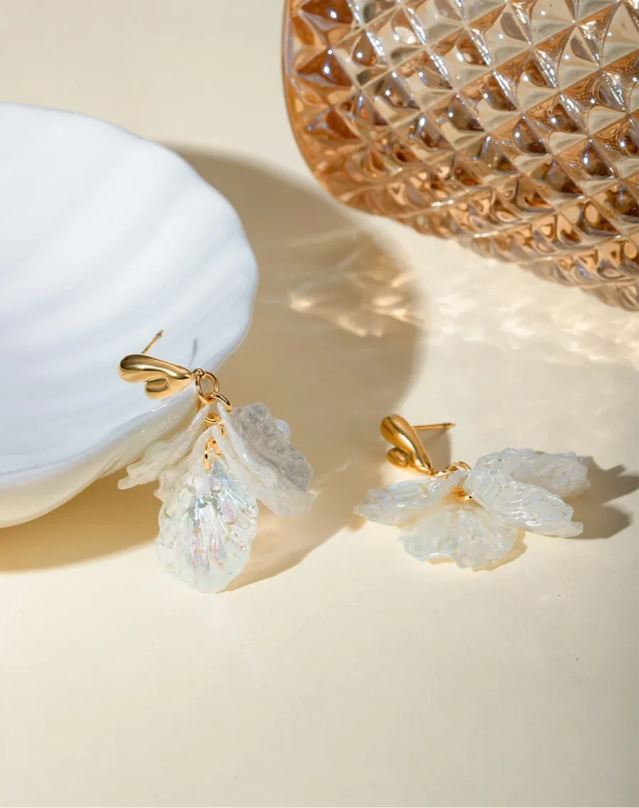 Chic Geometric Love Heart Magic Color Shell Petal Earrings