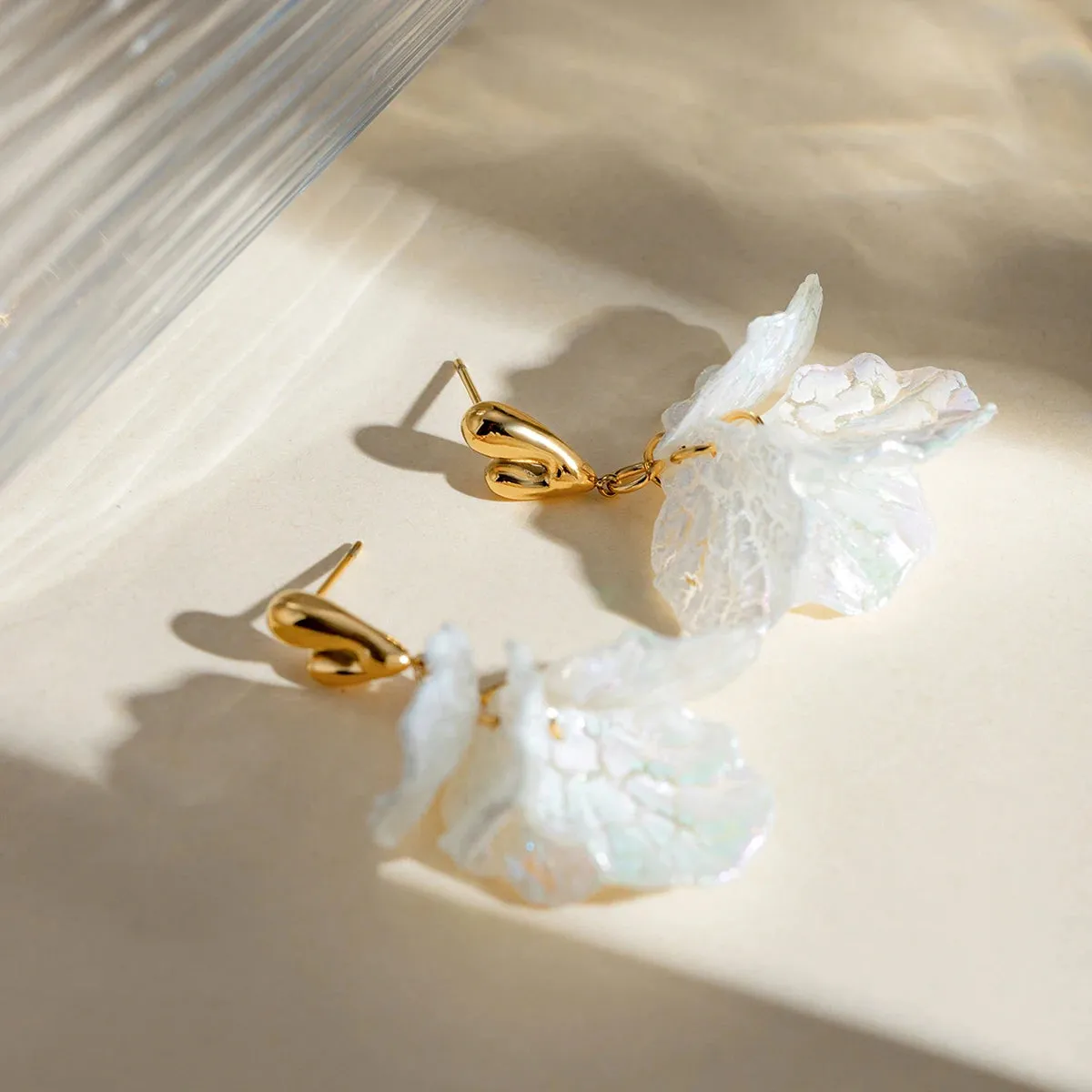 Chic Geometric Love Heart Magic Color Shell Petal Earrings