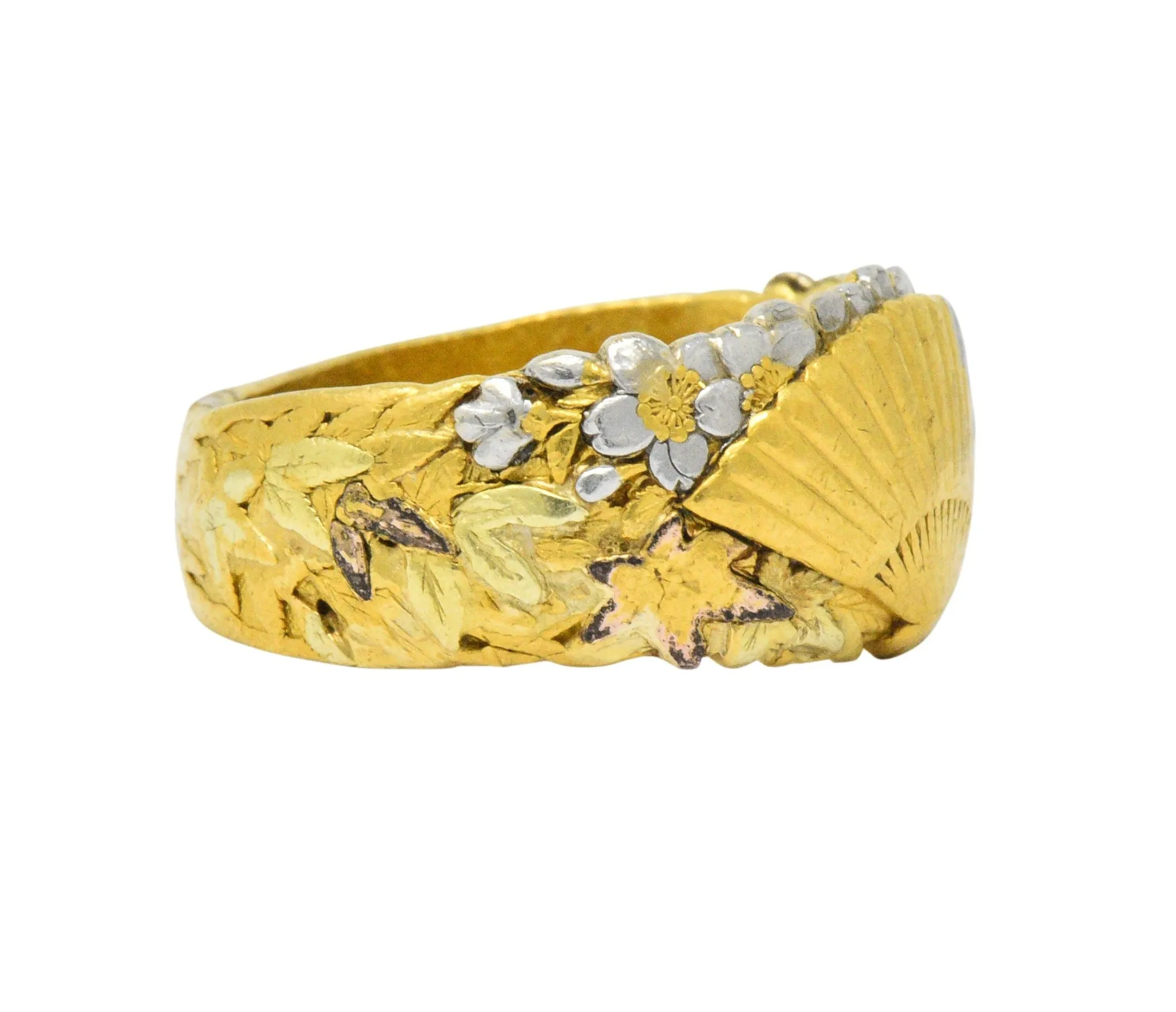 Chinese Late Victorian Tri-Color 22 Karat Gold Platinum Fan Band Ring