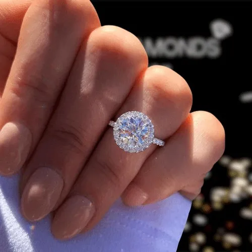 Classic Round Cut Halo 3-Pieces Wedding Set