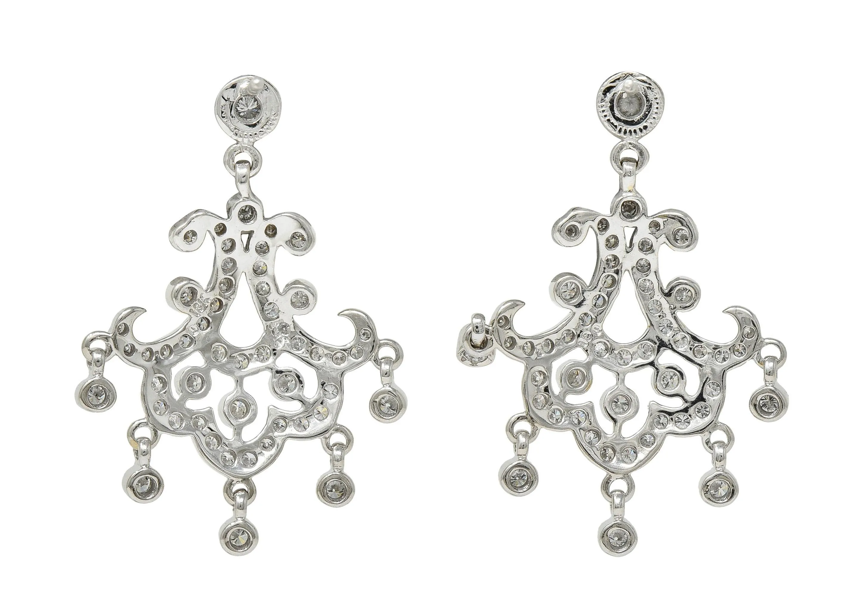 Contemporary 1.50 CTW Diamond 18 Karat White Gold Chandelier Earrings