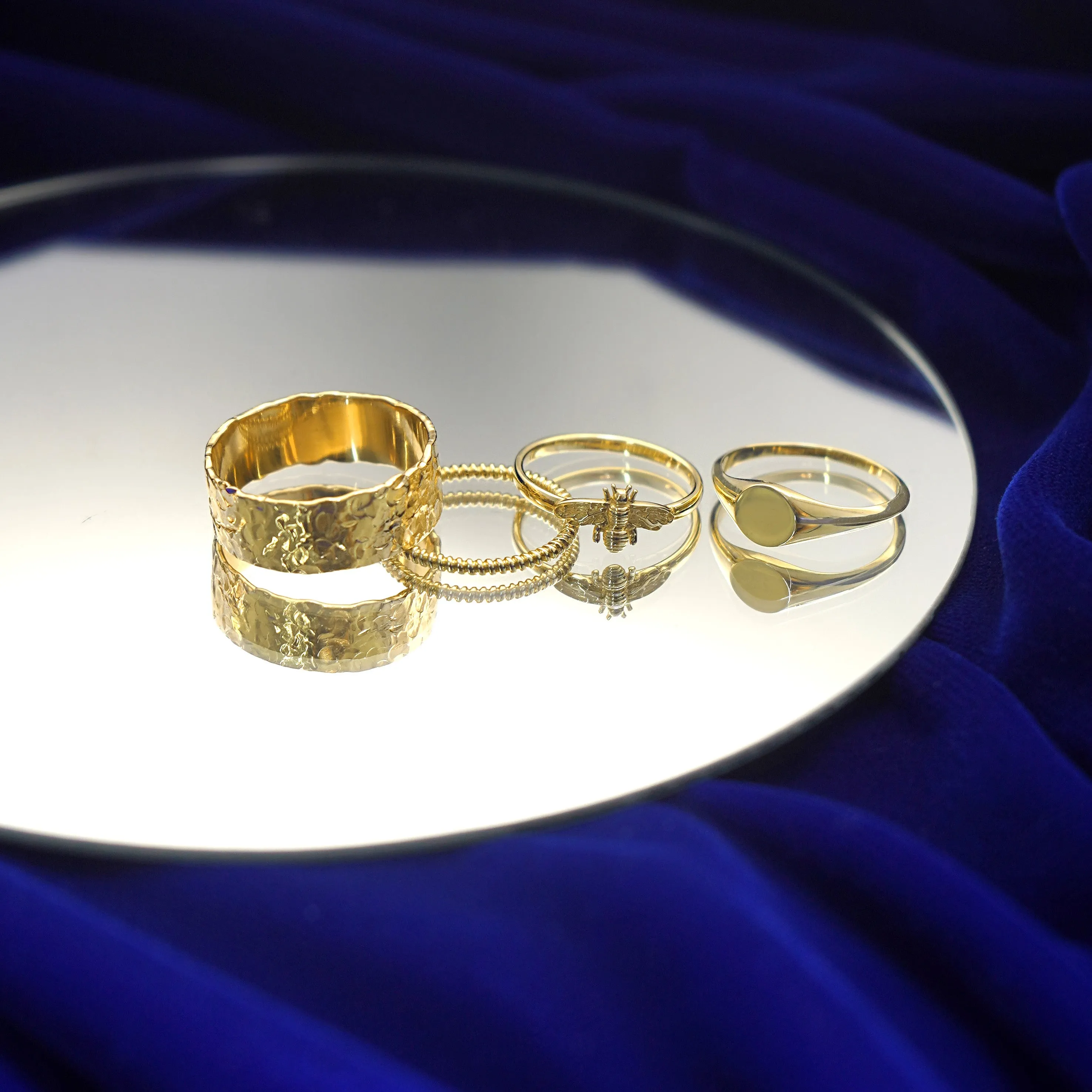 Curvy Bee Ring