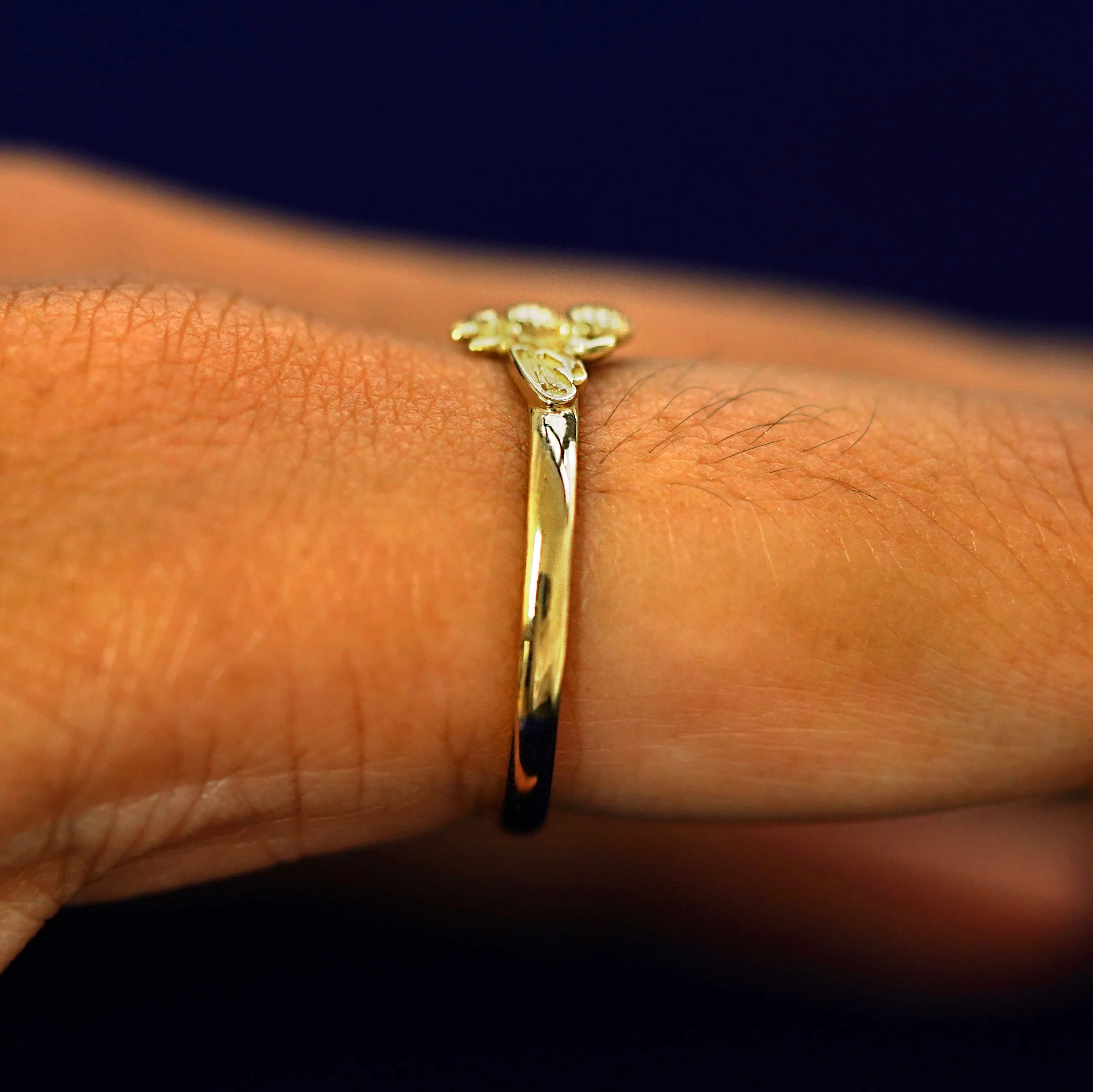 Curvy Bee Ring