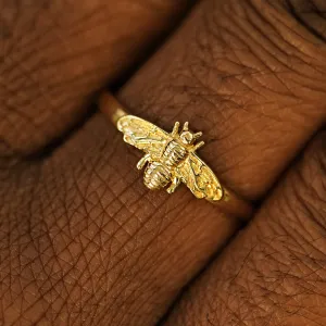 Curvy Bee Ring