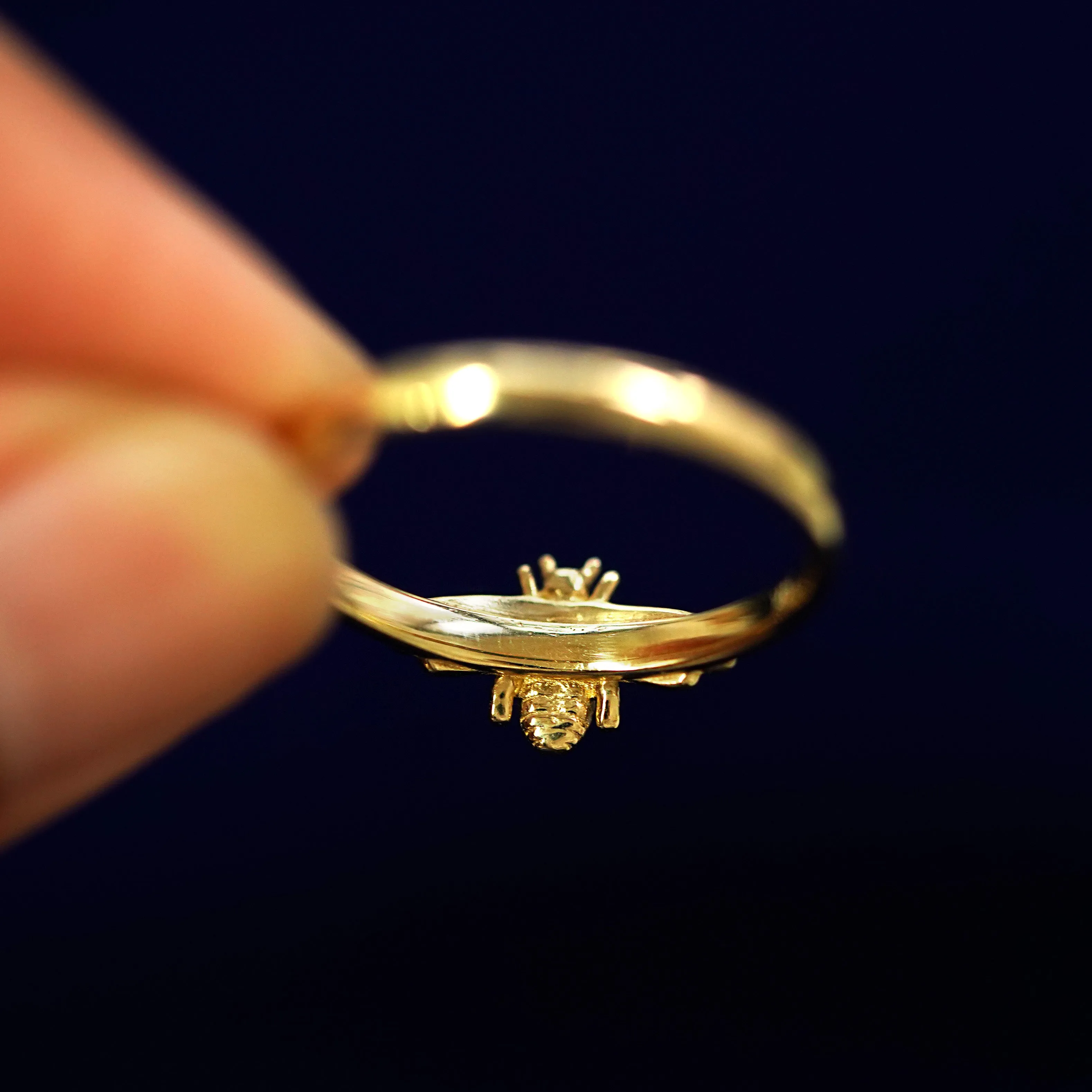 Curvy Bee Ring