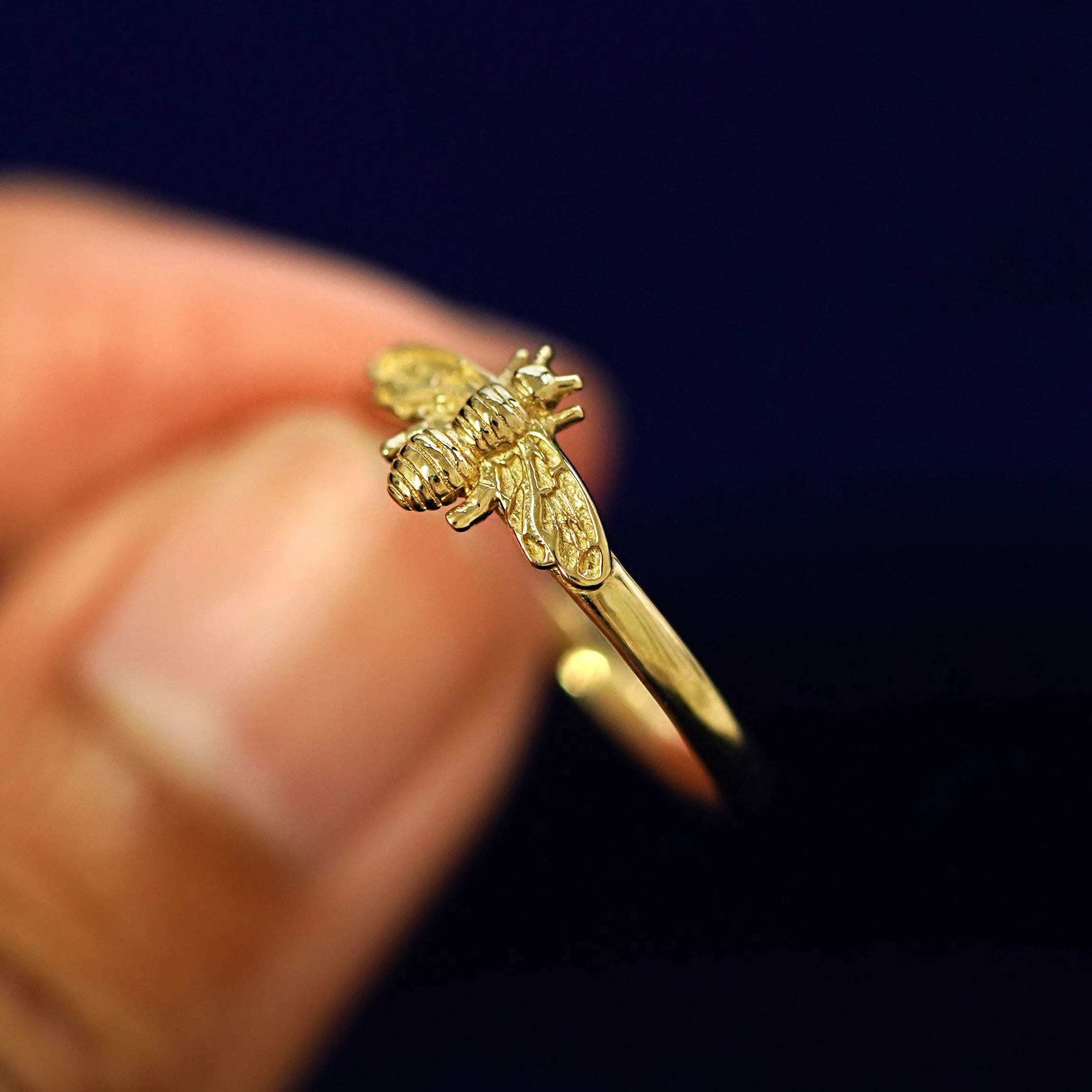 Curvy Bee Ring