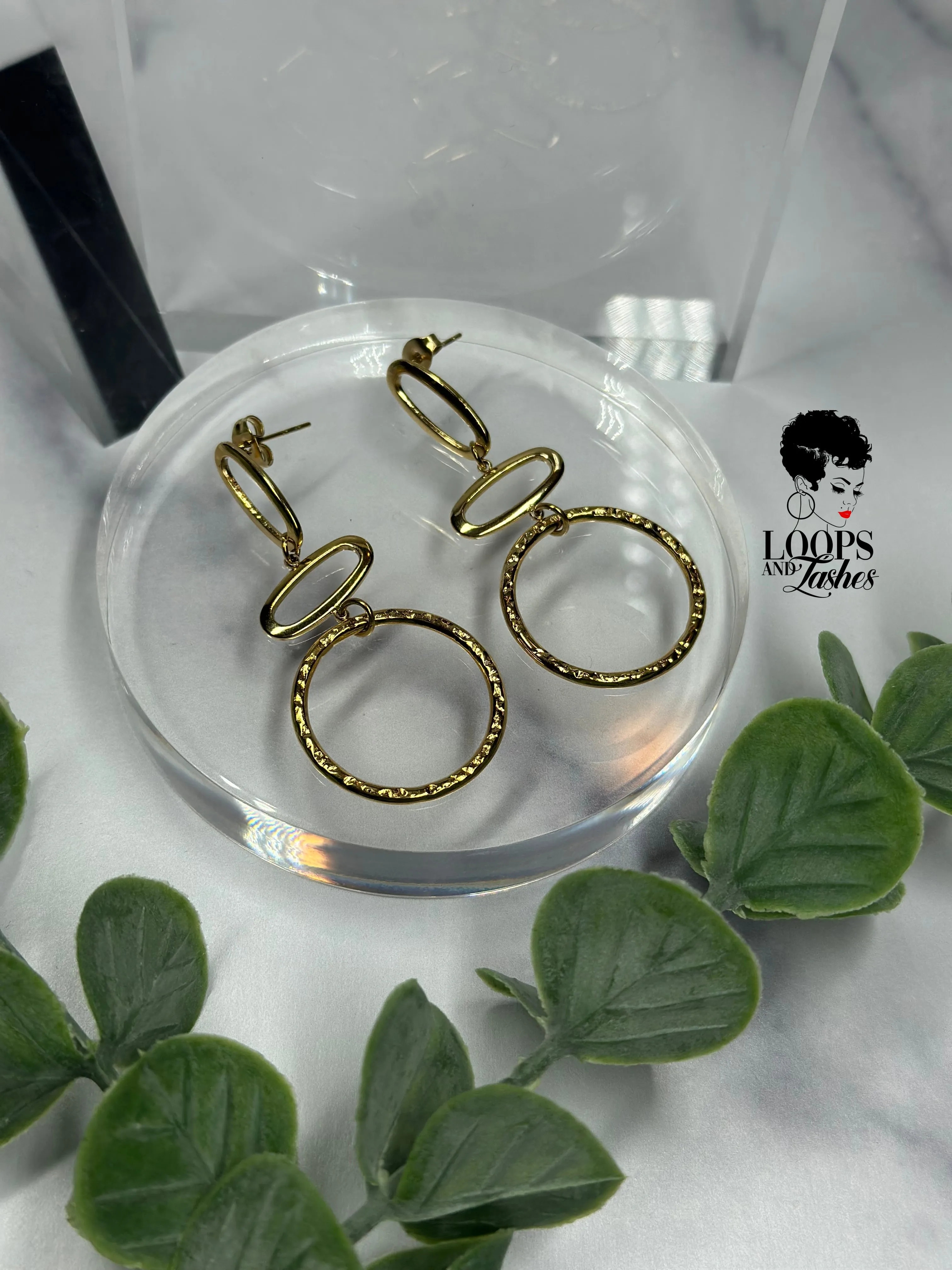 Gilded Grace Dangle Earrings
