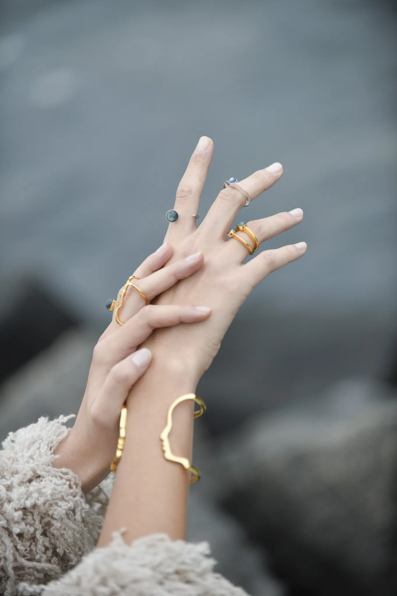 Labradorite Disc Ring in Gold