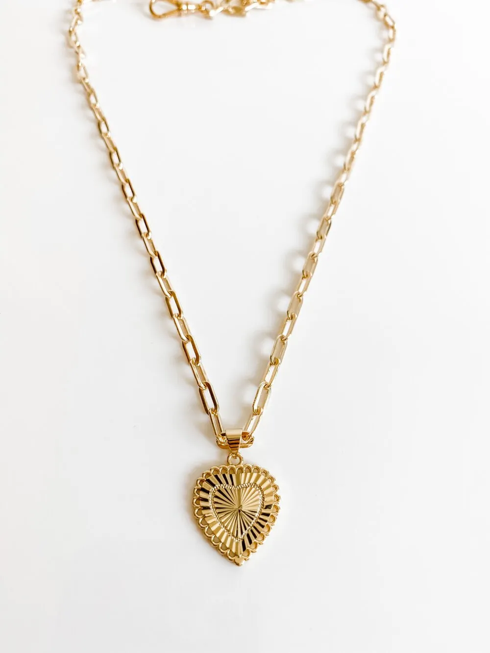 LENA HEART NECKLACE