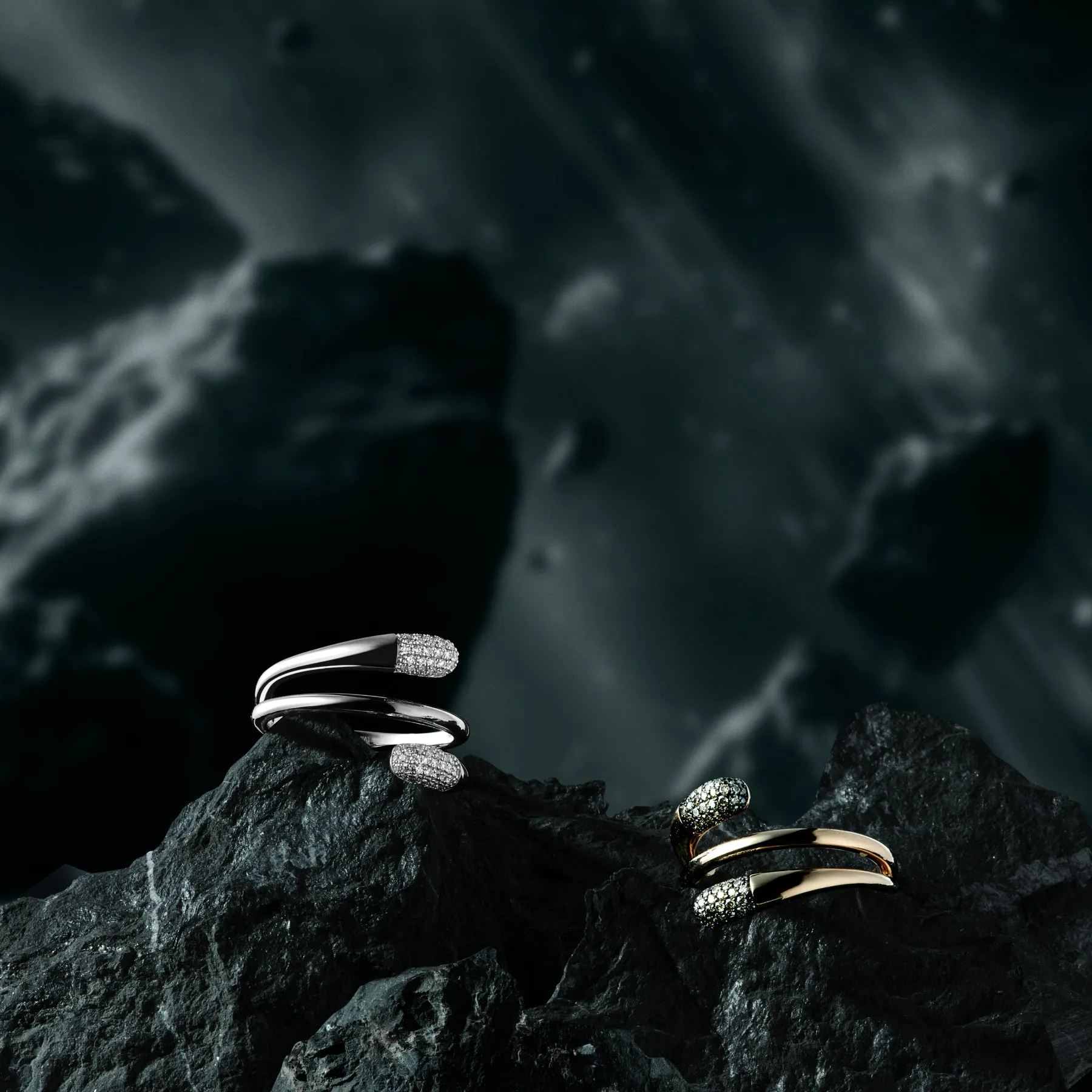 LUNAR HARMONY WHITE DIAMOND RING