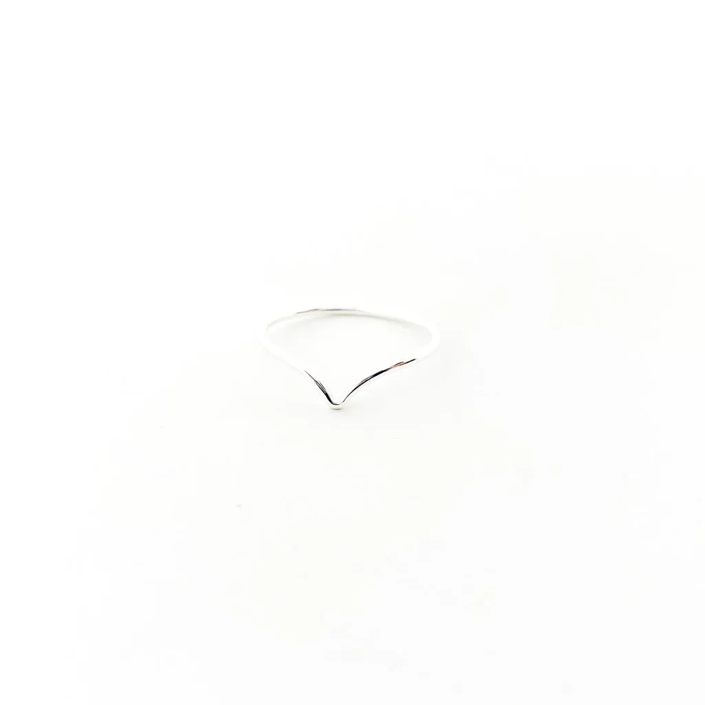 Lyla Small V-Shape Ring | Silver