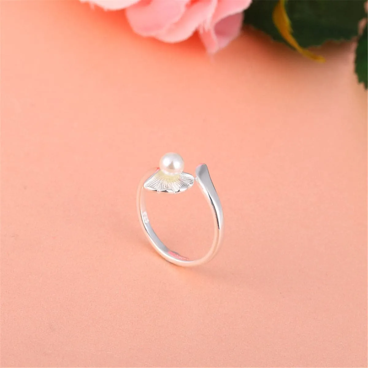 Pearl & Silver-Plated Ginkgo Leaf Bypass Ring