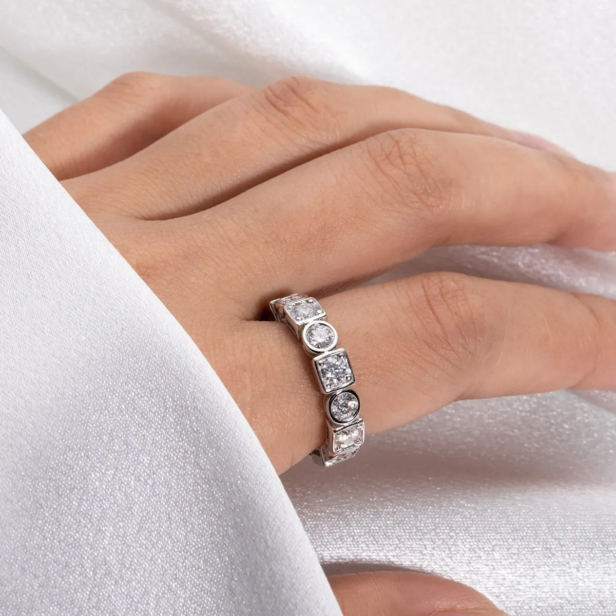 Round Cut Diamond Eternity Ring Band