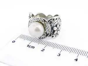 Sterling Silver ring for woman with a Pearl