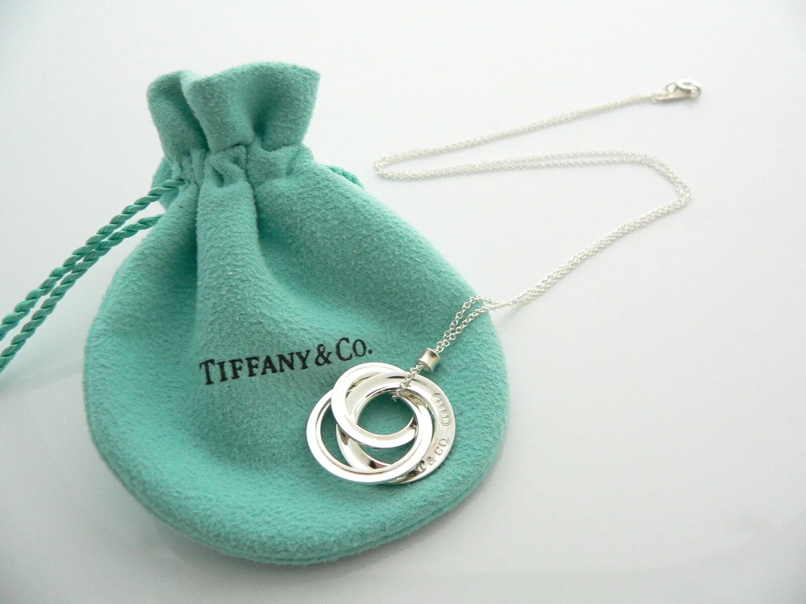 Tiffany & Co 1837 Interlocking Circles Necklace Pendant Chain Gift Pouch 17 Inch