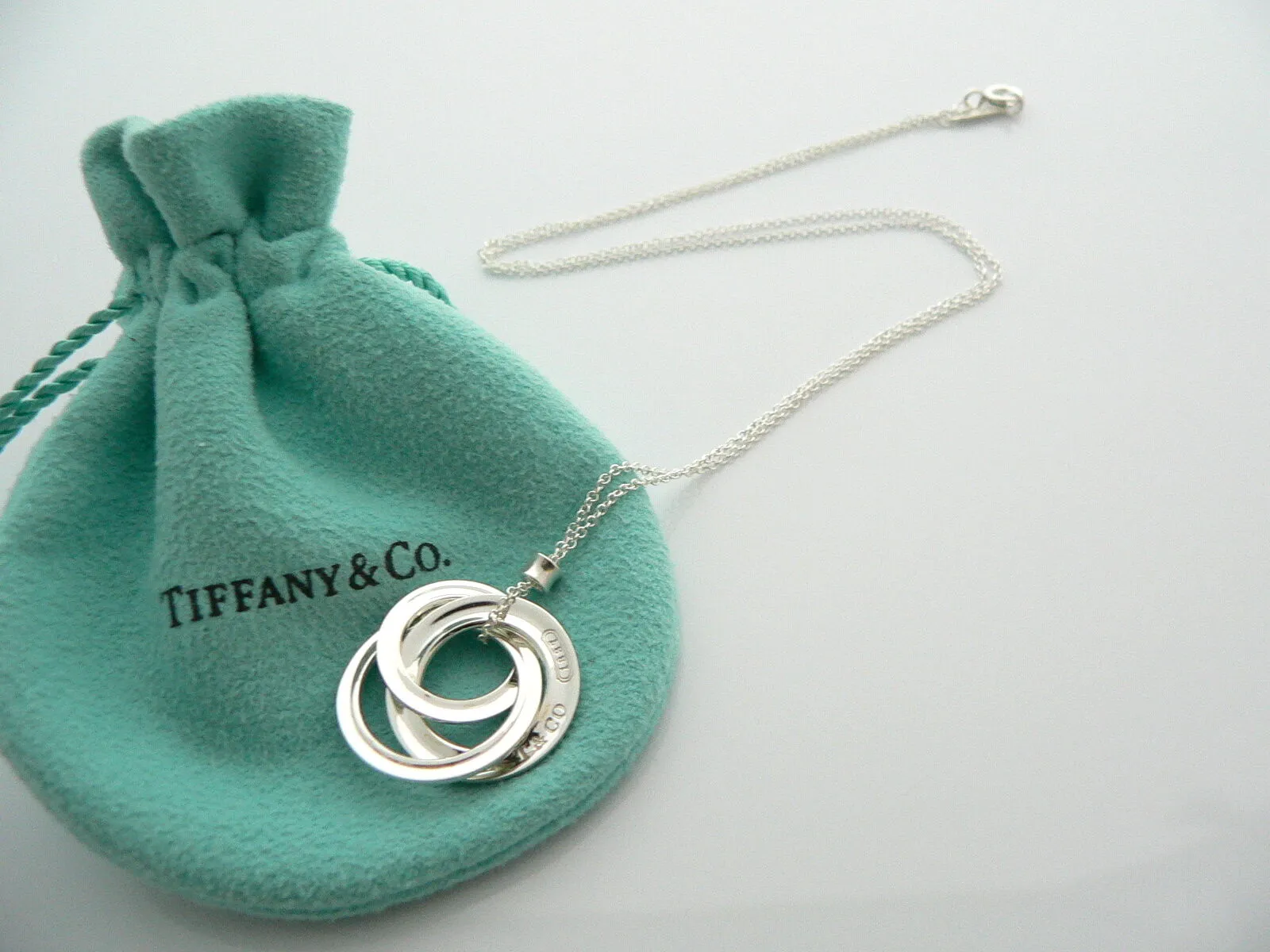 Tiffany & Co 1837 Interlocking Circles Necklace Pendant Chain Gift Pouch 17 Inch