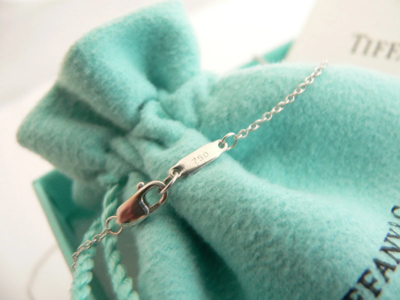 Tiffany & Co 18K Gold Paper Clip Necklace Pendant Charm Gift Pouch Love Dangling