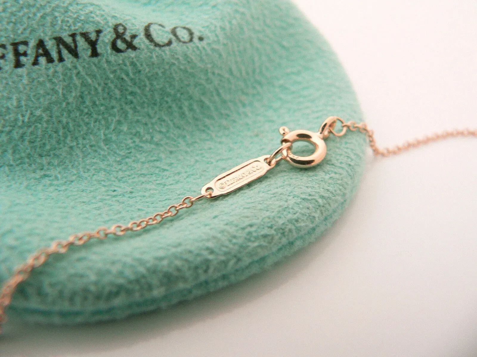 Tiffany & Co 18K Rose Gold Heart Key Necklace Pendant Chain Gift Pouch Love