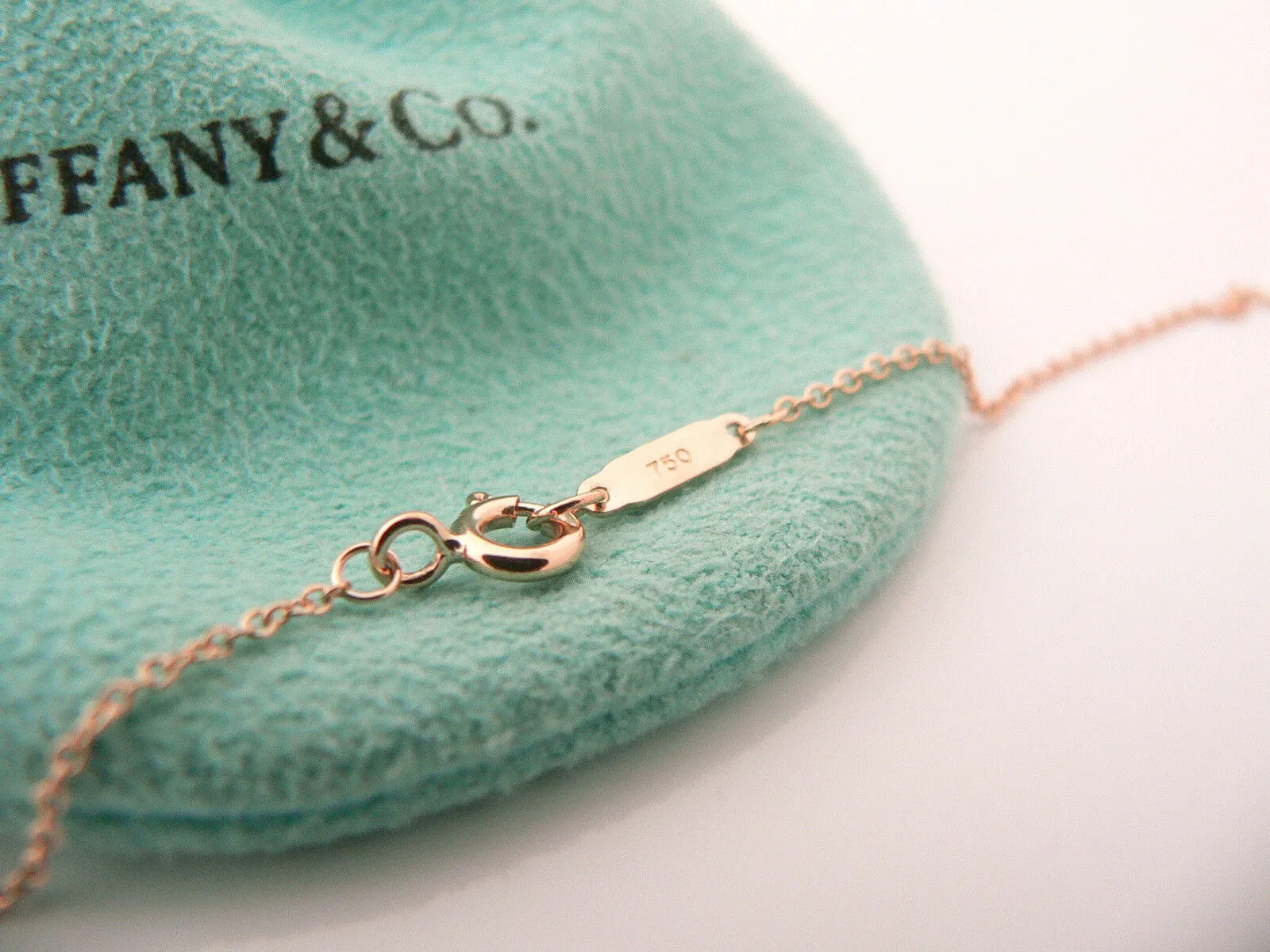 Tiffany & Co 18K Rose Gold Heart Key Necklace Pendant Chain Gift Pouch Love