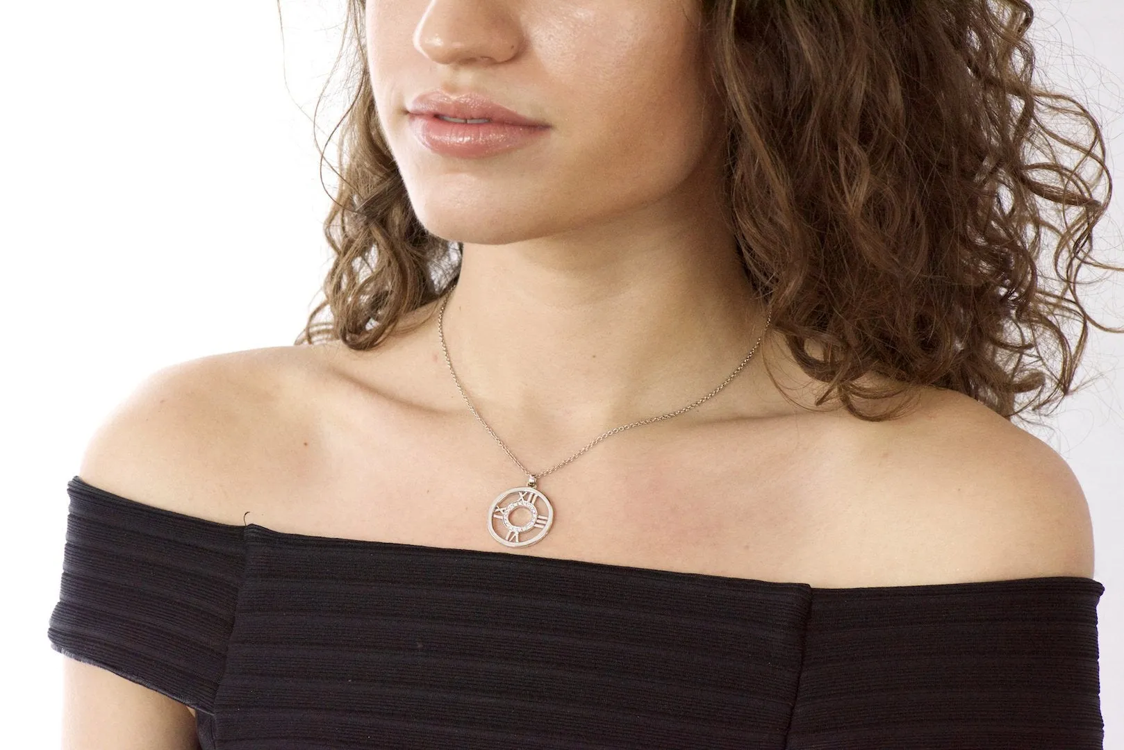 Tiffany & Co. 2003 Atlas 0.30 CTW Round Brilliant Diamond 18 Karat White Gold Pendant Necklace