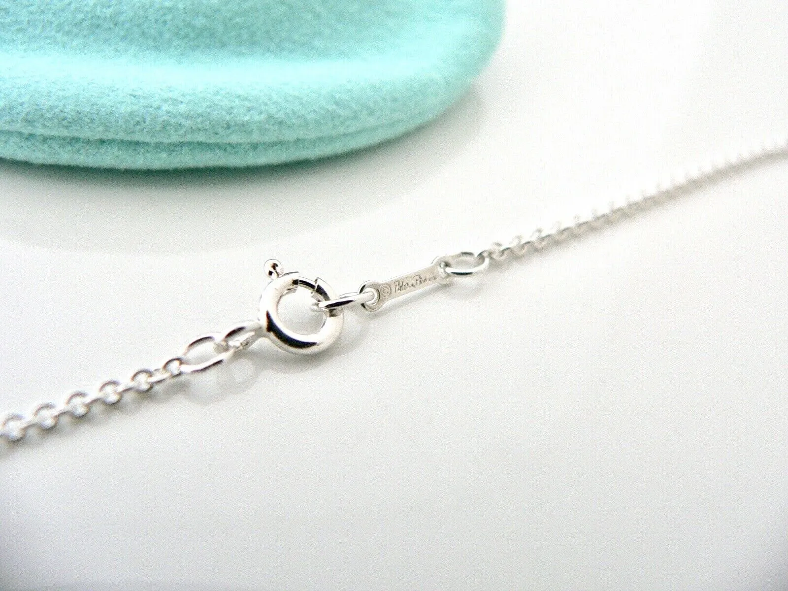 Tiffany & Co Diamond Modern Heart Dangle Necklace Pendant Charm Chain Pouch Love