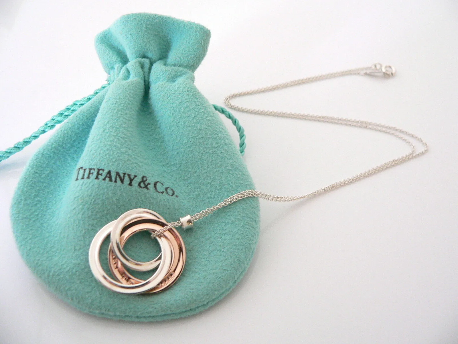 Tiffany & Co Interlocking Circles Necklace Pendant 17 Inch Silver Rubedo Metal