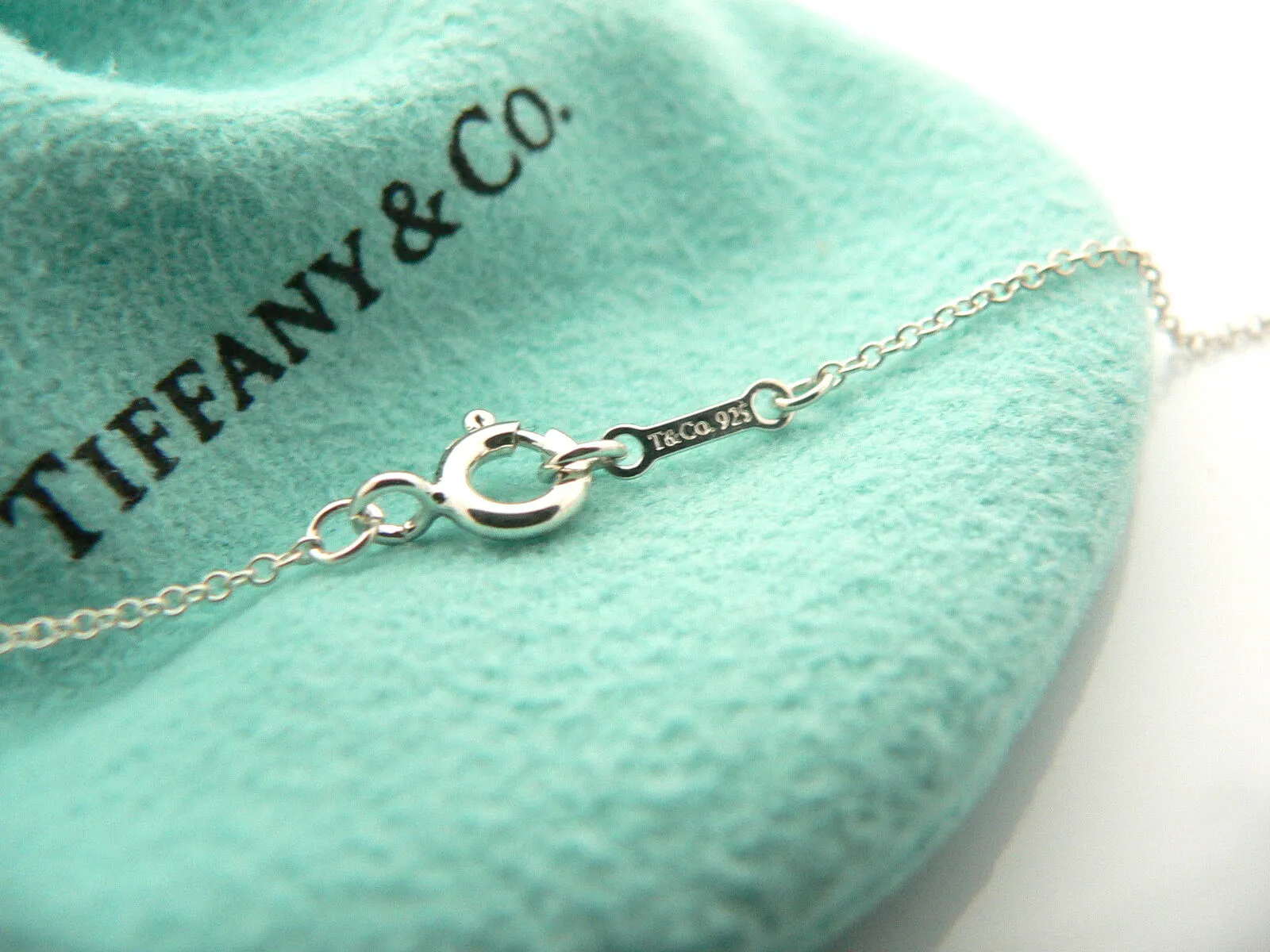 Tiffany & Co Mother of Pearl Loving Heart Necklace Pendant Gift Pouch