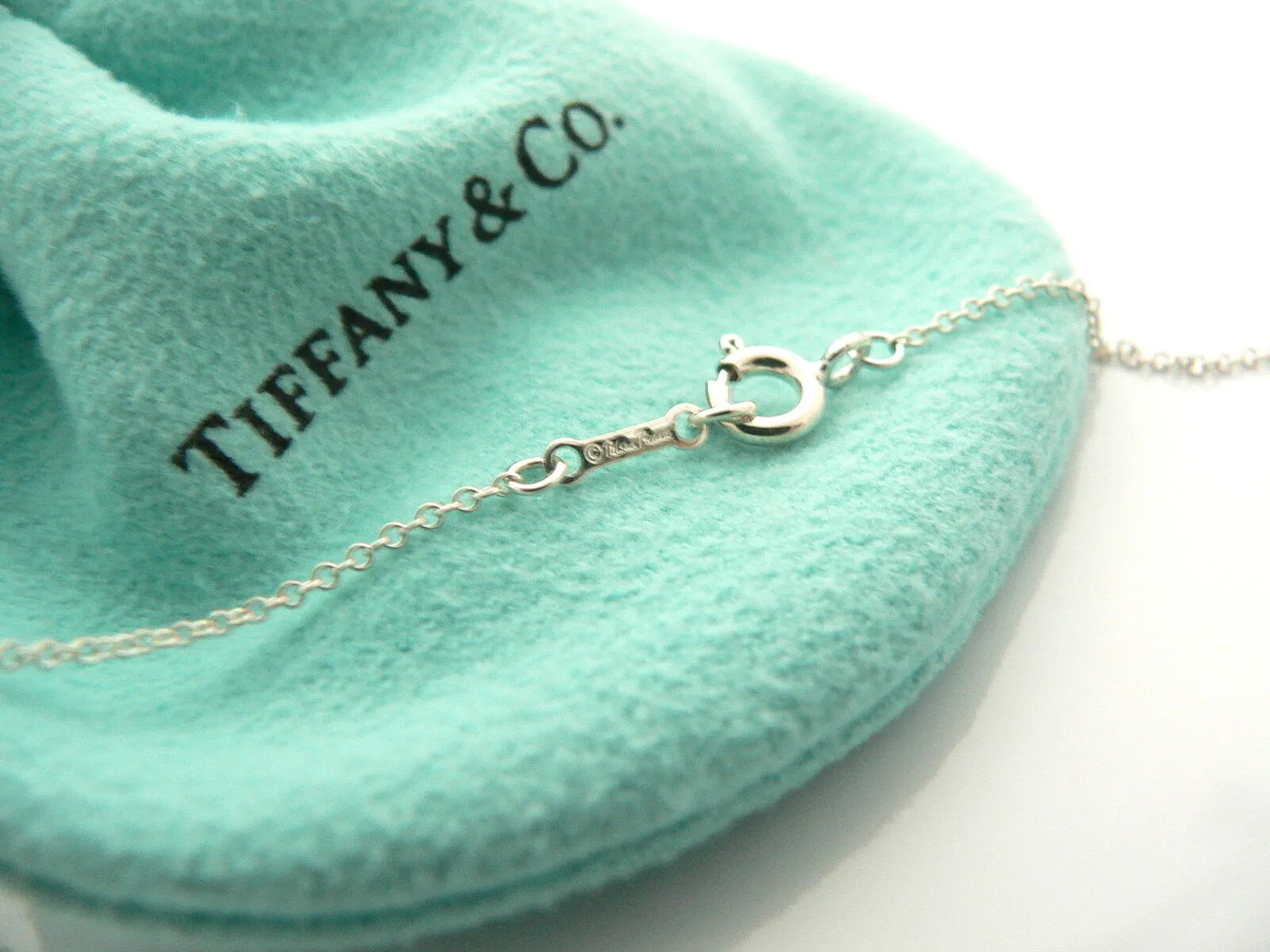 Tiffany & Co Mother of Pearl Loving Heart Necklace Pendant Gift Pouch