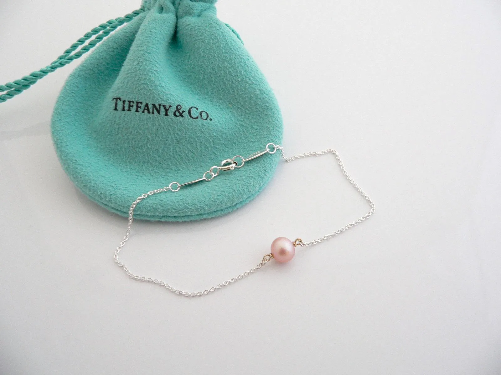 Tiffany & Co Pink Pearl by the Yard Bracelet Silver Peretti Pearl Bracelet Bangle Gift Pouch 7 Inches