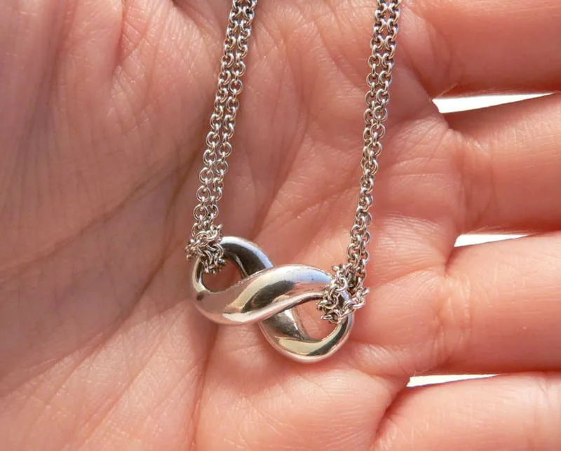 Tiffany & Co Silver Infinity Figure 8 Necklace Pendant Chain Charm Gift Love