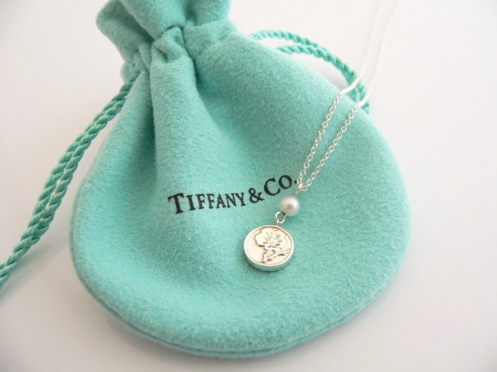 Tiffany & Co. Silver Nature Rose Pearl Necklace Pendant Charm Chain Gift Pouch