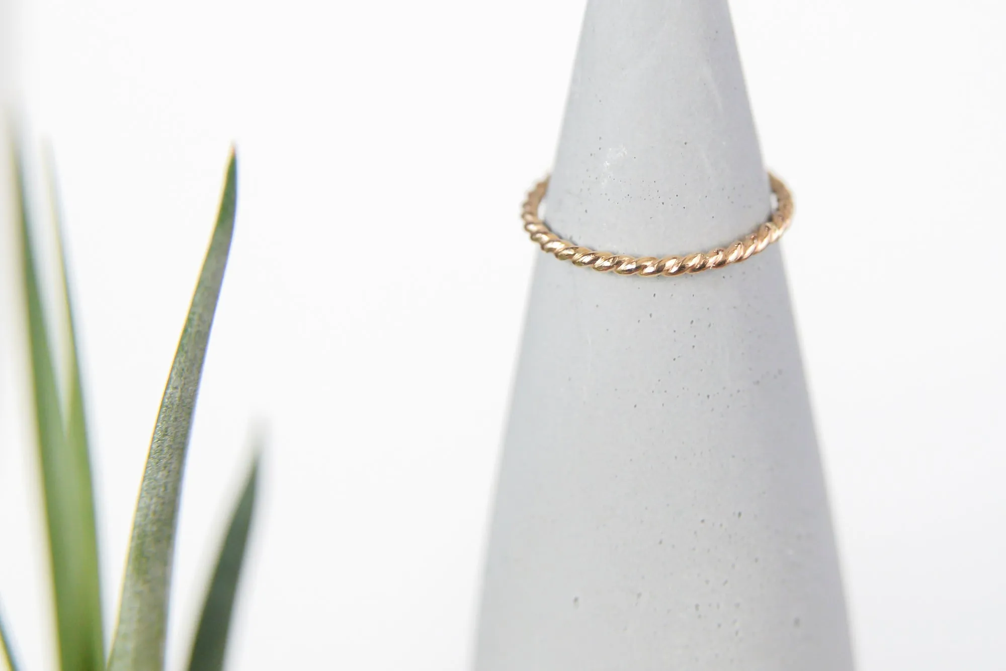 Twist Ring