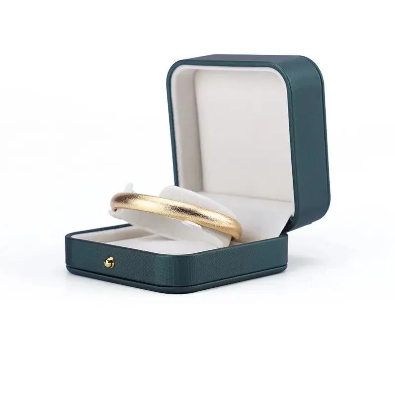 Wholesale Jewelry Boxes for Your Luxury Engagement and Wedding Rings